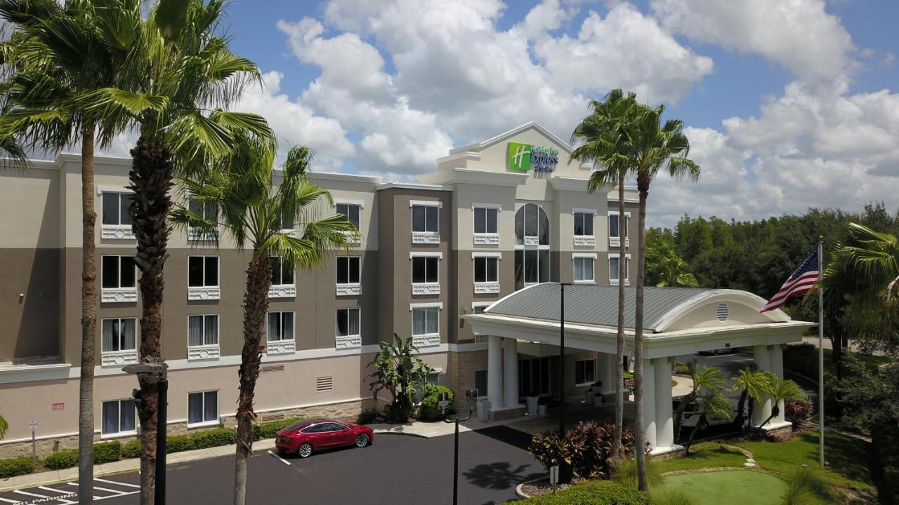 Holiday Inn Express And Suites Tampa I-75 At Bruce B. Downs, An Ihg Hotel Exterior photo