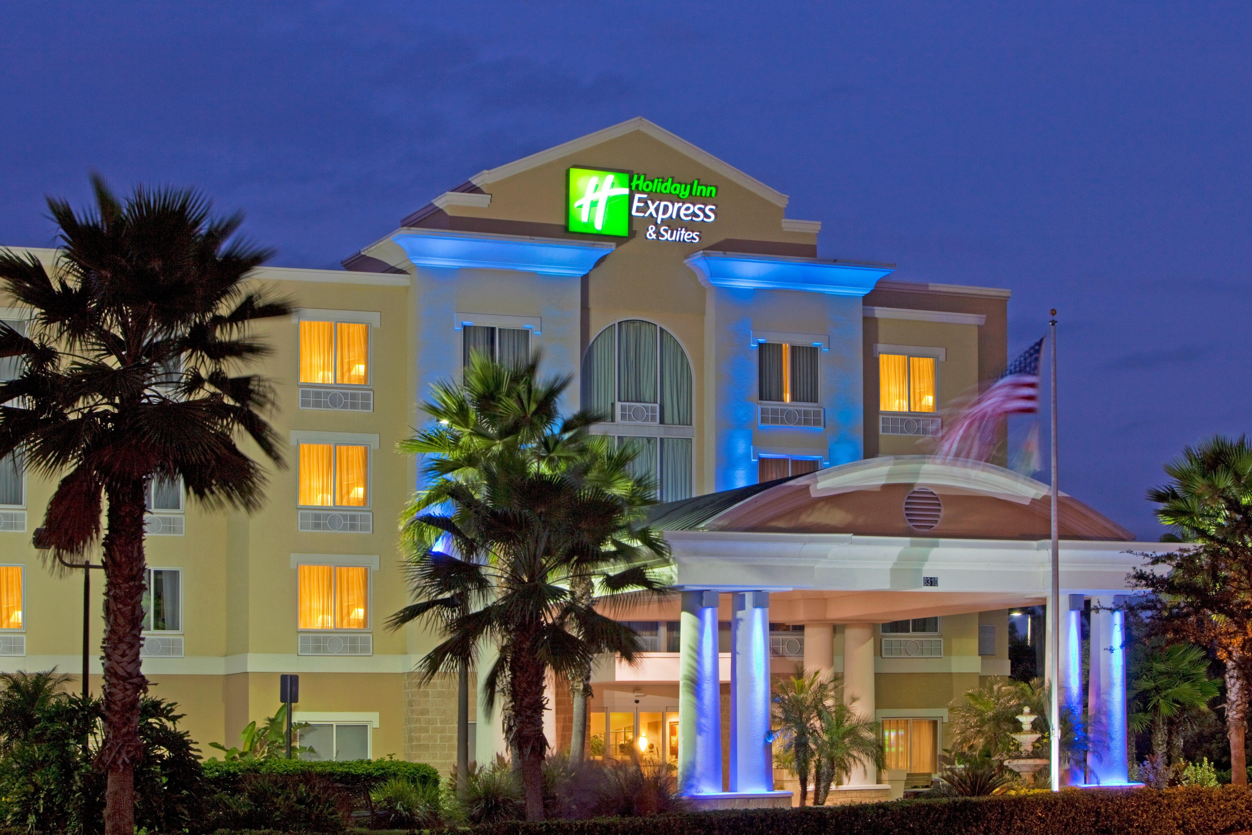 Holiday Inn Express And Suites Tampa I-75 At Bruce B. Downs, An Ihg Hotel Exterior photo