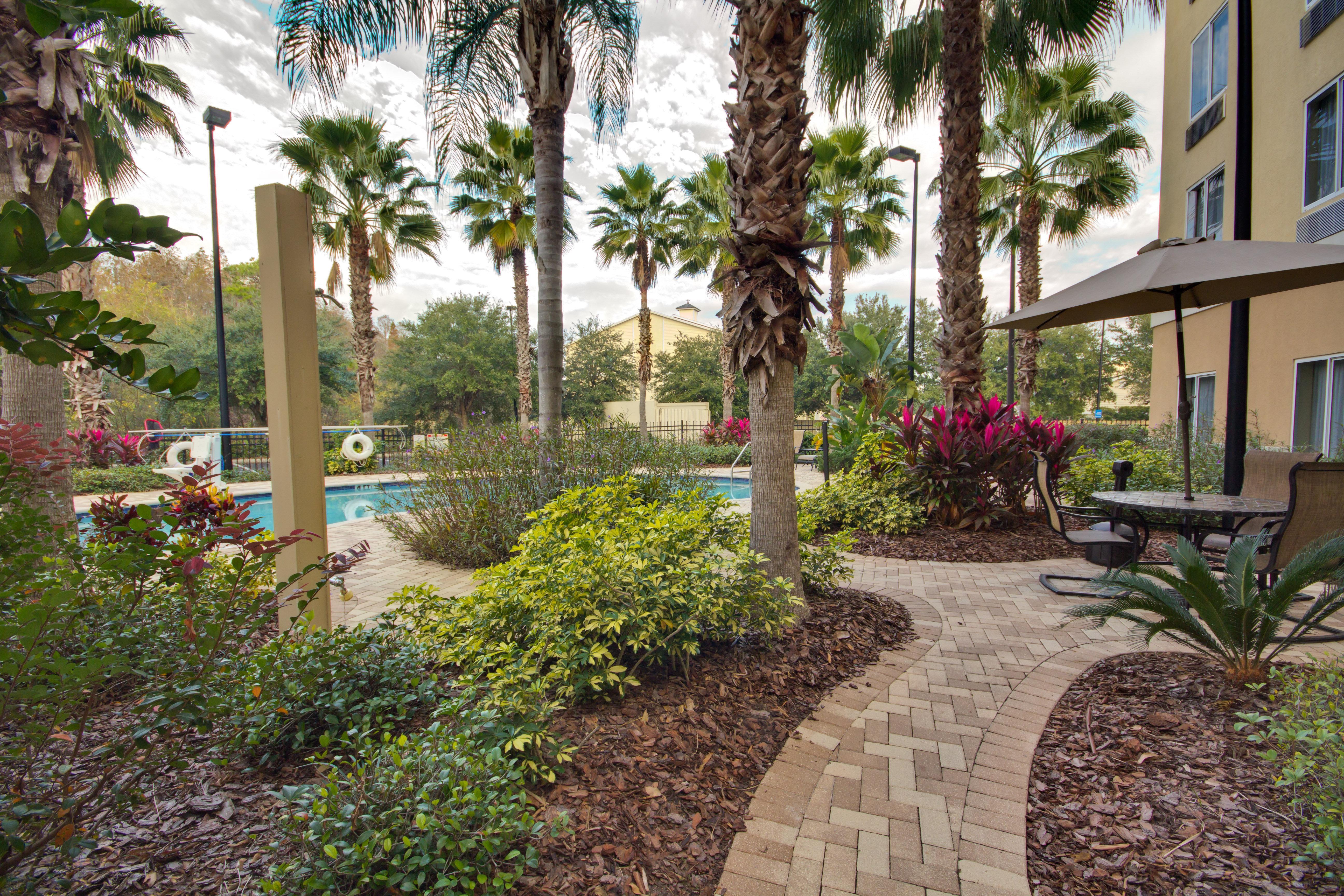 Holiday Inn Express And Suites Tampa I-75 At Bruce B. Downs, An Ihg Hotel Exterior photo